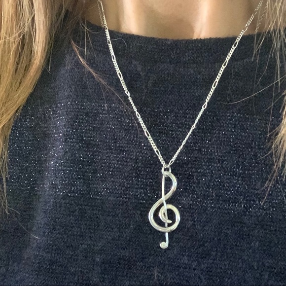 ✨Host pick ✨ Treble clef handmade silver pendant - Picture 3 of 3